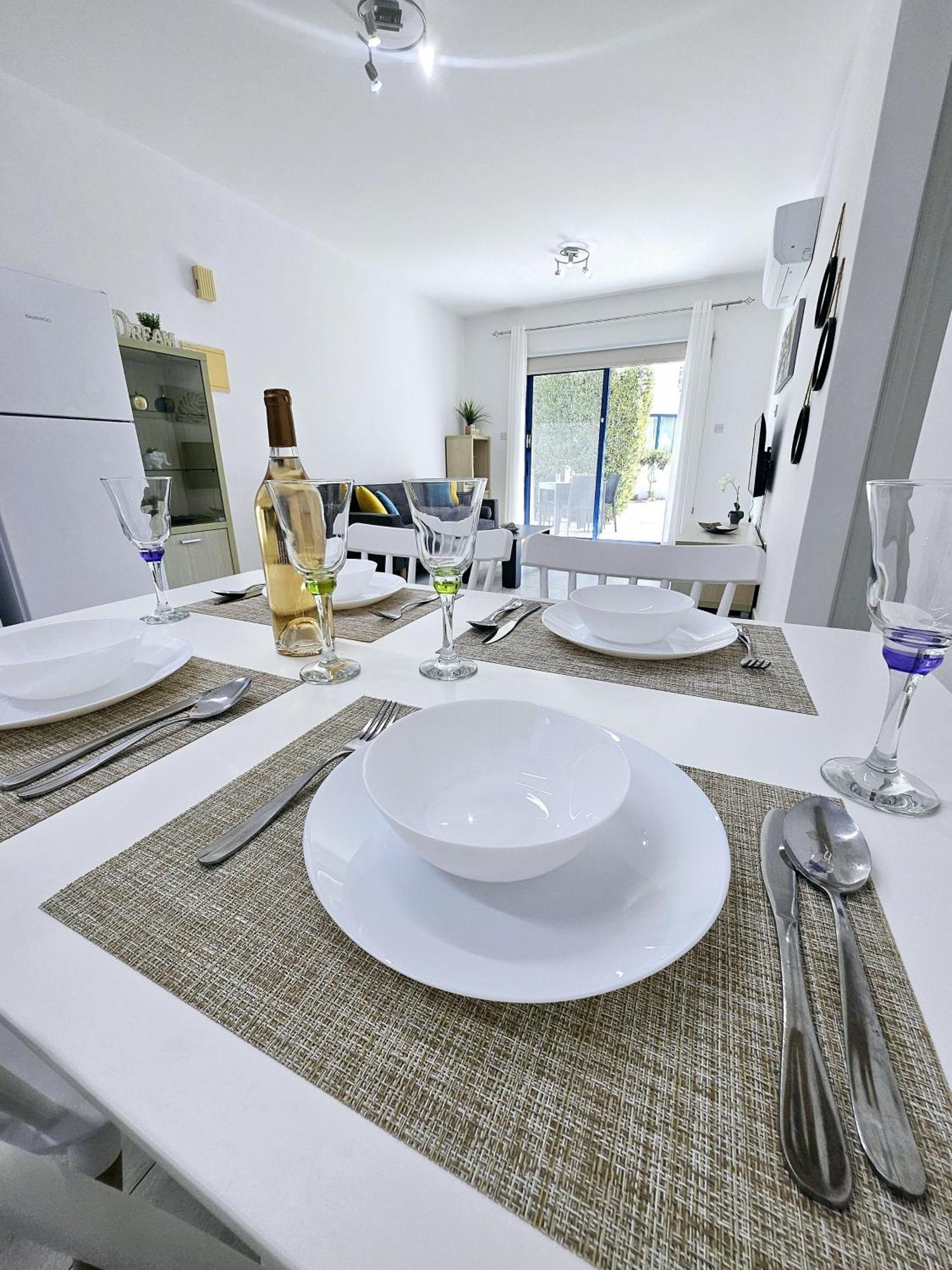 Apartament Marina Gardens, Delightful 2 Bedroom Paphos